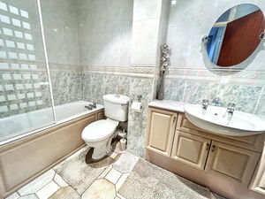 Photo 25- click for photo gallery